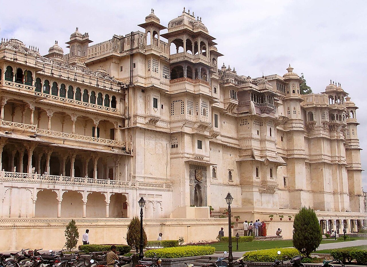 Magnificent City Palace of Udaipur overlooking the tranquil waters of Lake Pichola