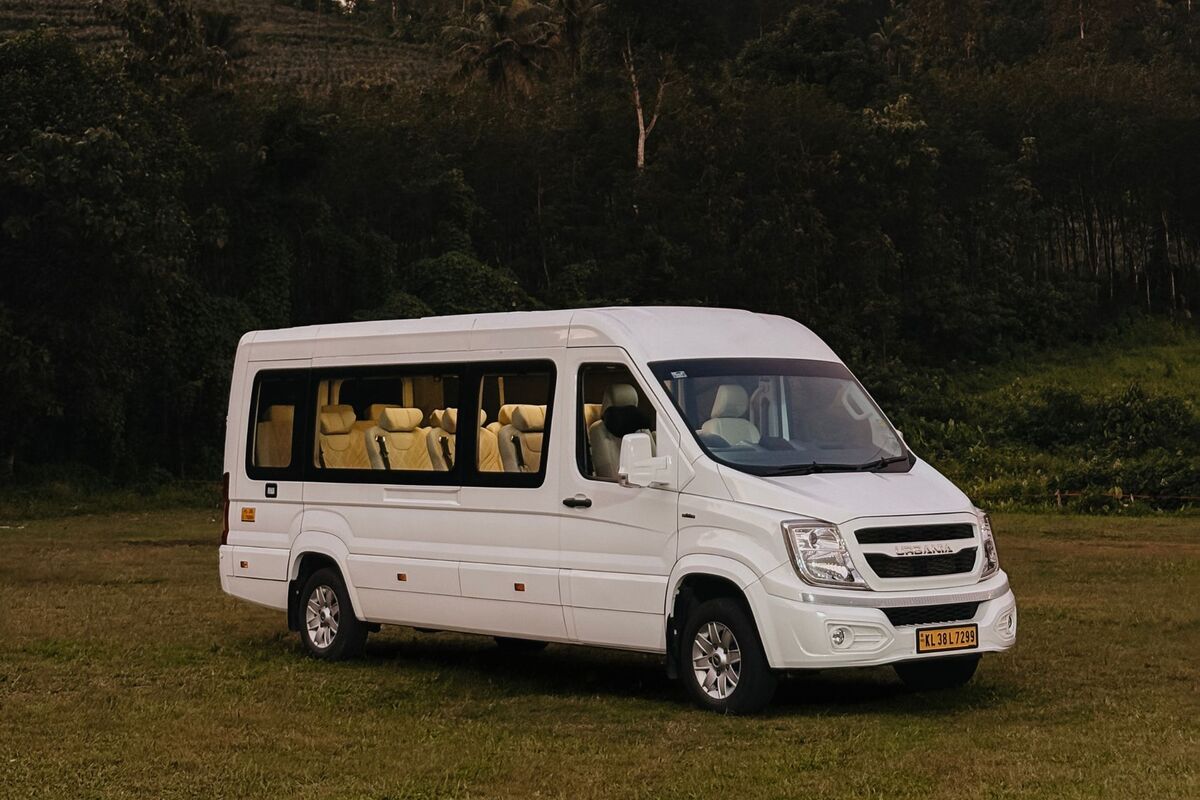 Luxury Urbania 16+1 with driver