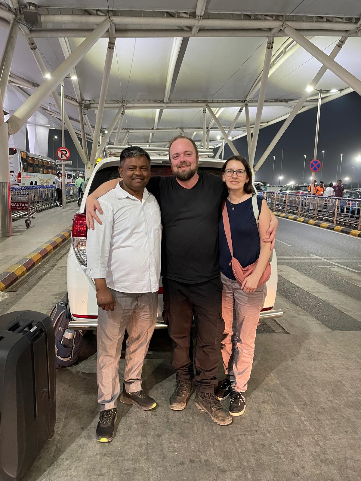 Delhi airport pickup by private driver India for a Golden Triangle tour