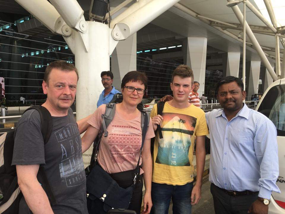 Delhi airport transfer with car and driver for a family tour of India